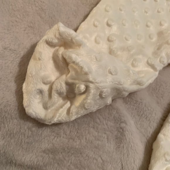 Chick Pea NWT SOFT Ivory Velour One Piece Footie Size 6 to 9 Months - Picture 8 of 15